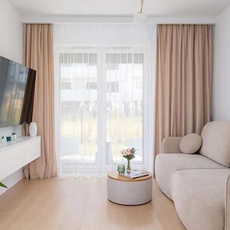 Atmospheric With Parking By Renters Krakau