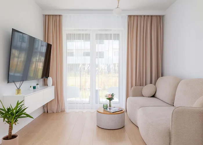 Atmospheric With Parking By Renters Krakkó